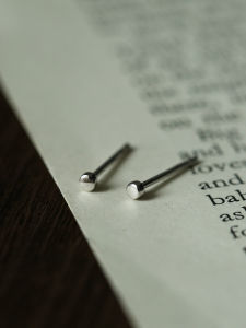 Miniature Pure Silver S925 round Ring Small Stud Earrings Simple Design Couples Fashion Jewelry Ear Rods