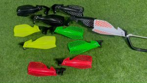 คลิกที่นี่เพื่อประเมินความสวยใส การ์ดแฮนด์ ใบบังลม ขาพลาสติกเหนียวน้ำหนักเบา ลายฉลุ