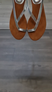 [ẢNH THẬT-FREESHIP] Dép nữ xỏ ngón đế xuồng da lộn ROSATA RO733 - 3p - Bạc Vàng - BKSTORE