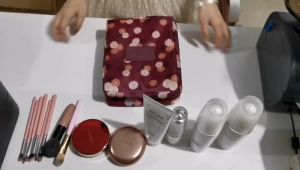 Túi Đựng Mỹ Phẩm Gấp Gọn Chống Nước Bảo Quản Đồ Khi Đi Du Lịch Có Móc Treo Tiện Lợi