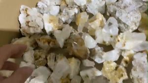 đá thạch anh trắng vàng tự nhiên thiên nhiên xuất sứ VN dạng chùm vỉ chất pha lê già tuổi năng lượng thânh tẩy cực cao  tuyệt đẹp lấy random theo kg