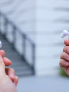 Original YOOBAO L-O16 3D Stereo Surround Sound Button Control with Microphone Wired 3.5mm Connector In-Ear Earphone