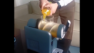 HEJI Slushie Making Machine Snow Melt Machine Cold Drink Ice Cream Machine Self-cleaning Snow Melt Milkshake Smoothie Machine Beverage Machine