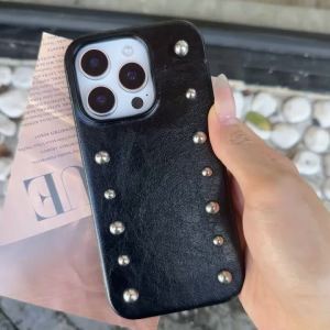 Ốp Điện Thoại Da Đen Cao Cấp Cho iPhone Với Đinh Tán Kim Loại Nổi 3D Hạt Tròn Chống Sốc Chống Xước Chống Bụi