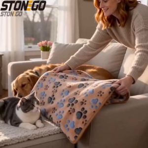 Soft Fluffy High Quality Pet Blanket Cozy Cartoon Pattern Mat Warm Comfortable Blanket for Cats Dogs