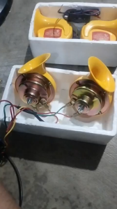 Còi ngân Trung Quốc 12V 24V lắp xe ôtô xe công trình.