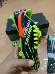 KIDZTUBS Sepatu Bola Anak Paket Komplit Sepatu Bola Tas Skin Deker Kaos Kaki Usia 6-10 Tahun Size 28 29 30 31 32 33 34 35 36 37 KDZ0944121924