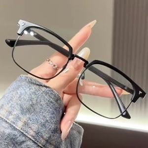 Fashionable Photochromic Myopia Glasses Mens and Womens Square Anti Blue Light Glasses Super Bright Retro Glasses