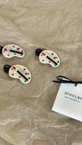 Kẹp Tóc Bảng Màu & Cọ Vẽ Mini Nghộ Nghĩnh - Phụ Kiện Tóc Mới Lạ 2025