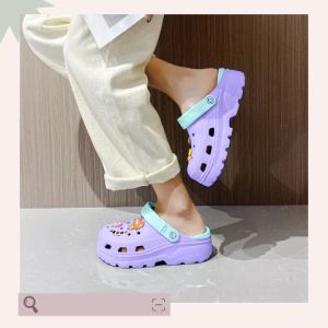 YaKo แนะนำเลย🚨รองเท้าแตะหัวโตแฟชั่น รองเท้าแตะผู้หญิง วัสดุยางนิ่มใส่สบายไม่แข็ง แถมฟรีตัวการ์ตูนน้องหมีติดรองเท้า คุ้มๆแบบนี้ไม่มีที่ไหนแล้ว🌏