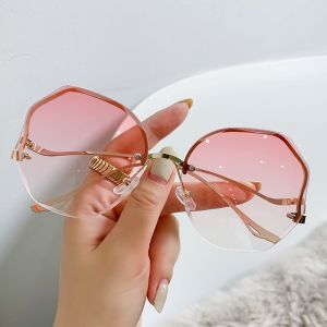 Fashion Aesthetic Sunglasses for Women/Men Colour Large Frame Womens Gradient Eyeglasses