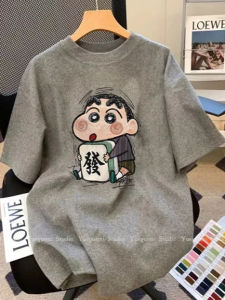 เสื้อยืดแขนสั้นทรงหลวมสไตล์เกาหลีสำหรับผู้หญิงในฤดูร้อน เสื้อผ้าทำงานแบบลำลองสำหรับผู้หญิงในวัย 18-35 ปี ผลิตจากผ้าฝ้ายแท้