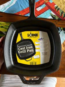 Lodge 10.5 in. Cast Iron Grill Pan in Black