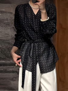 UYFY | Design Sensitivity Black V-Neck Long Sleeve Shirt