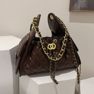 กระเป๋าสะพายข้างทรงถังทรงสี่เหลี่ยมผืนผ้าลายเก๋ไก๋สำหรับผู้หญิง กระเป๋าสะพายข้างแบบสายโซ่หนังสีทองสำหรับใส่ไปทำงาน กระเป๋าสะพายข้างแบบลำลอง