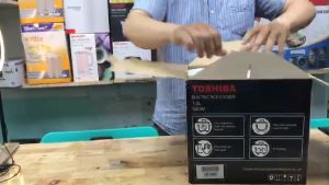 Nồi cơm điện Toshiba RC-10JFM(H)VN-nồi cơm điện nắp liền 1 lít-500W tiết kiệm điện-lòng nồi chống dính-bảo hành 12 tháng toàn quốc