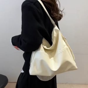1813 ( READY STOCK ) PU SLING BAG EU FASHION HOUSE