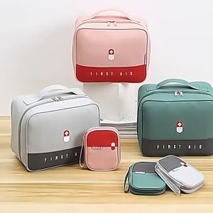 Portable Medicine Bag Travel First Aid Kit Bag Emergency Pouch Beg Ubat Organiser Storage Bag Medical Organizer T07