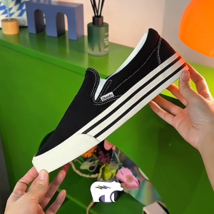 Sepatu Thunderbear - Slip On Voltaire BW DX