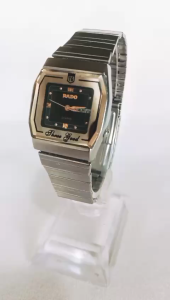 Đồng hồ RAD NỮ Mặt thủy vàng sang trọngj  Vỏ dây inot . Máy quạt nhật Siêu bền. Đã qua sử dụng