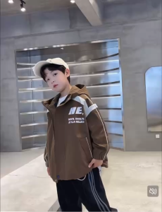 Áo khoác gió cho bé trai 17-45kg áo gió trẻ em mẫu HE dễ thương hàng may kĩ.