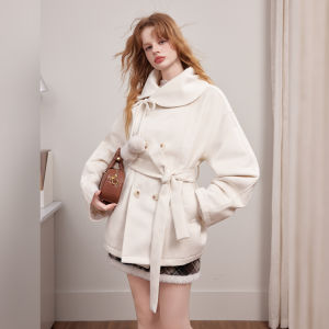 Unifree | Elegant Wool Coat with Turn-up Collar and Waist Cinching