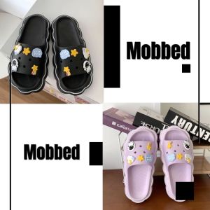 NDDshop รองเท้าแฟชั่นตัวติด รองเท้านุ่มนิ่ม ดีไซน์แบบใหม่ แถมฟรี ตัวติดการ์ตูนสุดน่ารัก