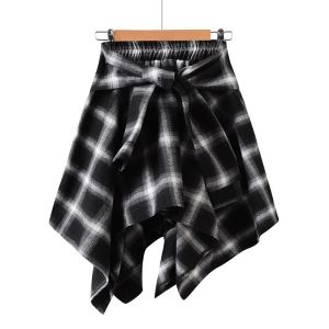 Spring 2024 Street Style Slim Fit Plaid Mini Skirt with Belt Half Body Dance Fashion Sensation High Waist A-Line Skirt