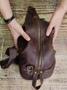 NUPUGOO Mens Retro Chest Bag Casual Shoulder Genuine Leather Crossbody Daily Commuter Head Layer Cowhide Small Crossbody Bag