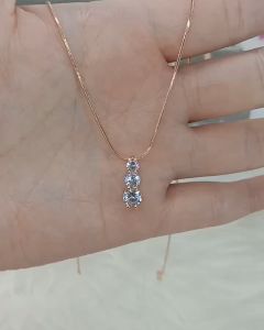 La Vienne - Dona Liontin & Kalung Titanium Wanita Anti Karat