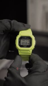 Jam Tangan Wanita Casio G-Shock X ITZY GMD-S5610IT-3D Black Dial Green Lime Resin Band