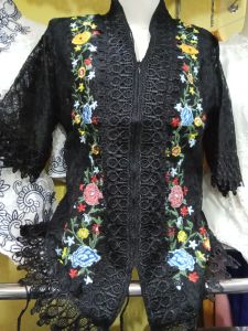 BAJU KEBAYA KARTINI BAHAN FULL BROKAT HALUS MIX BORDIR SLETING DEPAN WARNA HITAM DAN PUTIH LENGAN 7/8 SIZE L DAN 3L LD 100 115 KEBAYA BROKAT KEBAYA BORDIR KEBAYA CANTIK