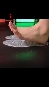 ผู้ชายและผู้หญิงแฟชั่นแม่เหล็ก บำบัดพื้นรองเท้าซิลิโคนใส ป้องกันความเมื่อยล้าน วดดูแลสุขภาพ