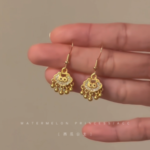 New Chinese Style Gold Color Sand Gold Earrings Womens Ancient Fashion Match Cheongsam Hanfu Ma Face Skirt Ear Decorations