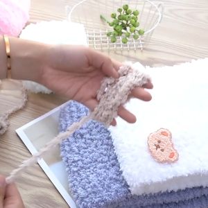 ไหมพรมขนแกะ 50กรัม ขนนุ่มฟู ถักโครเชต์ DIY เหมาะสำหรับถัก ผ้าพันคอ