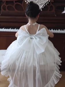 เด็กหญิง 2024 ชุดเดรสฤดูร้อน Zhao Lusi ชุดเดรสเด็กปีแรกกล่องดนตรีชุดเจ้าหญิงชุดการแสดงโลลิต้า