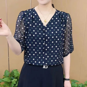 ฤดูร้อน Thin คอวี เสื้อเชิ้ตแขนกลางลายจุด ระบายอากาศได้ดี พรางหุ่น Mommy Fashion หลวม Workwear หลากหลาย Cover-up เสื้อท่อนบน