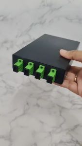 Fiber Optic Terminal Box 4 Core SC/UPC กล่องเก็บ สาย ไฟเบอร์ ออฟ ติก กล่องพักสาย พร้อมตัวต่อกลาง SC /APC