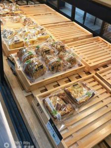 Wooden Tray Bread Pastry Display Rectangular Stall Serving Plate European Style Country Life Pattern Handmade Adult Dishware