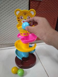 MAINAN BOLA // ROTATING ROLLING BALL // MAINAN BAYI 3 BOLA // MAINAN BOLA