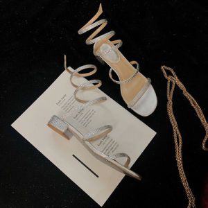 รองเท้าแตะผู้หญิง 2025 ทรงสerpentine ดีไซน์ไขว้ สายรัดน้ำหนักเบา ทรงหัวแหลม ส้นสูงปานกลาง รองเท้าแตะส้นสูงสำหรับฤดูร้อน