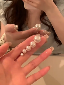 VEROMAN BIJOU+ Pearl Stud Earrings for Women | Elegant Light Luxury Korean Style | 2024 Trendy Daily & Office Wear Jewelry