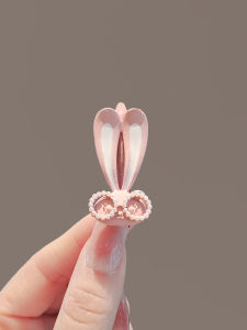 กิ๊บติดผมรูปกระต่ายสีชมพู ทรงแปรงหน้า กิ๊บติดผมสุดน่ารักสำหรับผู้หญิง กิ๊บติดผมสไตล์เกาหลี วัสดุโลหะผสม เครื่องประดับผมแฟชั่น