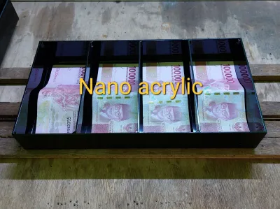 Akrilik Tempat uang 4 kolom