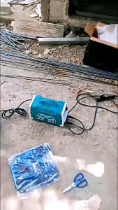 Makita PRO MMA-300 DC Inverter Welding Machine (Blue)