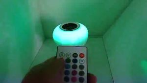 Speaker Wireless Dengan Lampu Bohlam LED RGBW E27