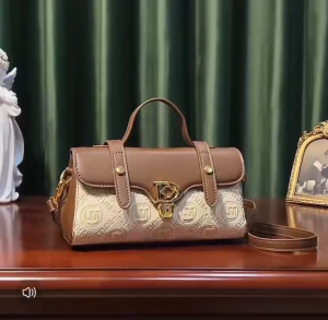 Vintage Style Textured Shoulder Crossbody Bag for Women