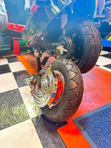 เบรคหลังแต่งใหญ่โครเมียมสกู๊ตเตอร์ไฟฟ้าสำหรับใช้ความเร็วครบชุดพร้อมจานเบครล้อ8นิ้ว-10นิ้ว