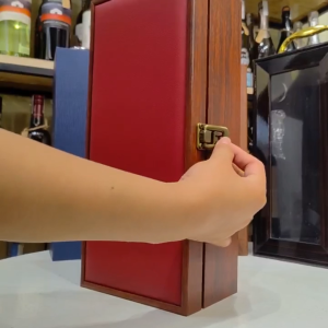 Hộp DA đựng 1 chai CLASSICAL WINE - MÀU ĐEN sọc vàng - Gift Box Hộp quà tặng rượu vang