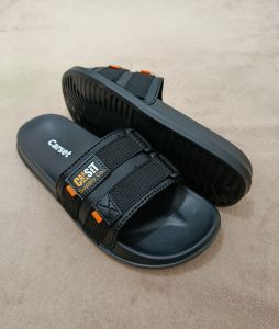 Sandal Anak dan Dewasa Pria Feet black sandal Wanita Slide Slop Ringan Traveling Carset Casual Hitam Sendal Selop Karet Shoes